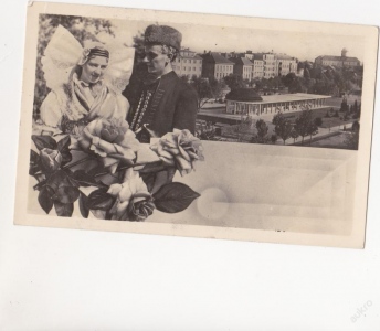 Lázně Poděbrady, dívka s chlapcem, růže, pohled na lázně (245414)
